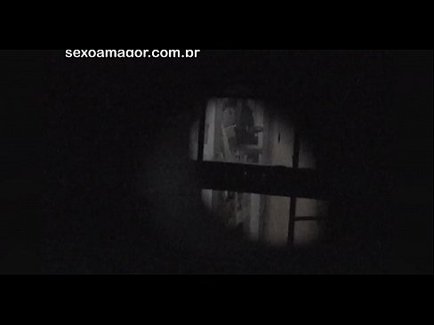 ❤️ Lourinho é filmado secretamente por um voyeur de bairro escondido atrás de tijolos ocos ❤️ Porno real vídeo em pt.hentaibar-com.ru